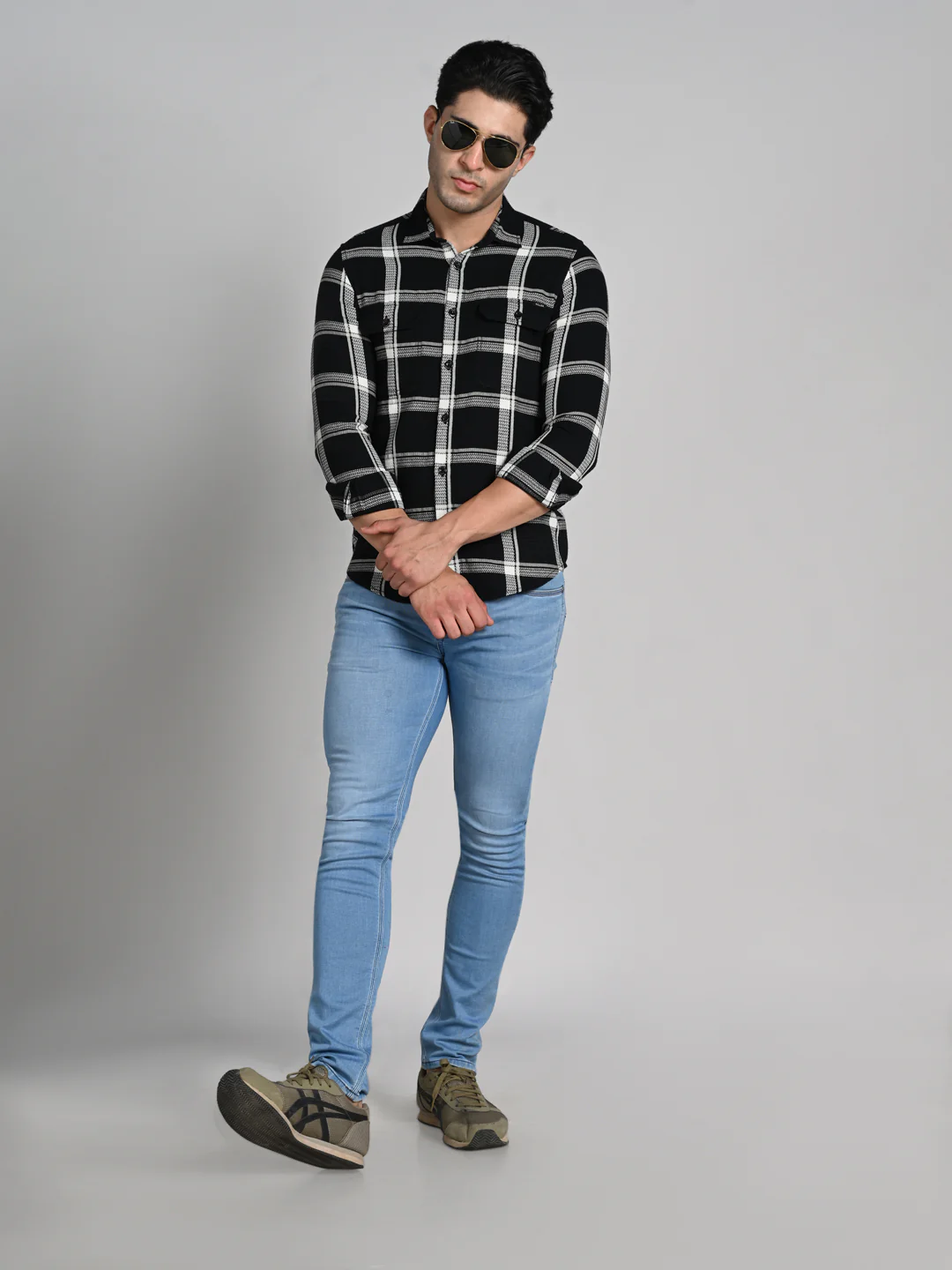 Full Sleeves Straight Fit Black Heavy Textured Double Pocket Checks Shirt - Image 3