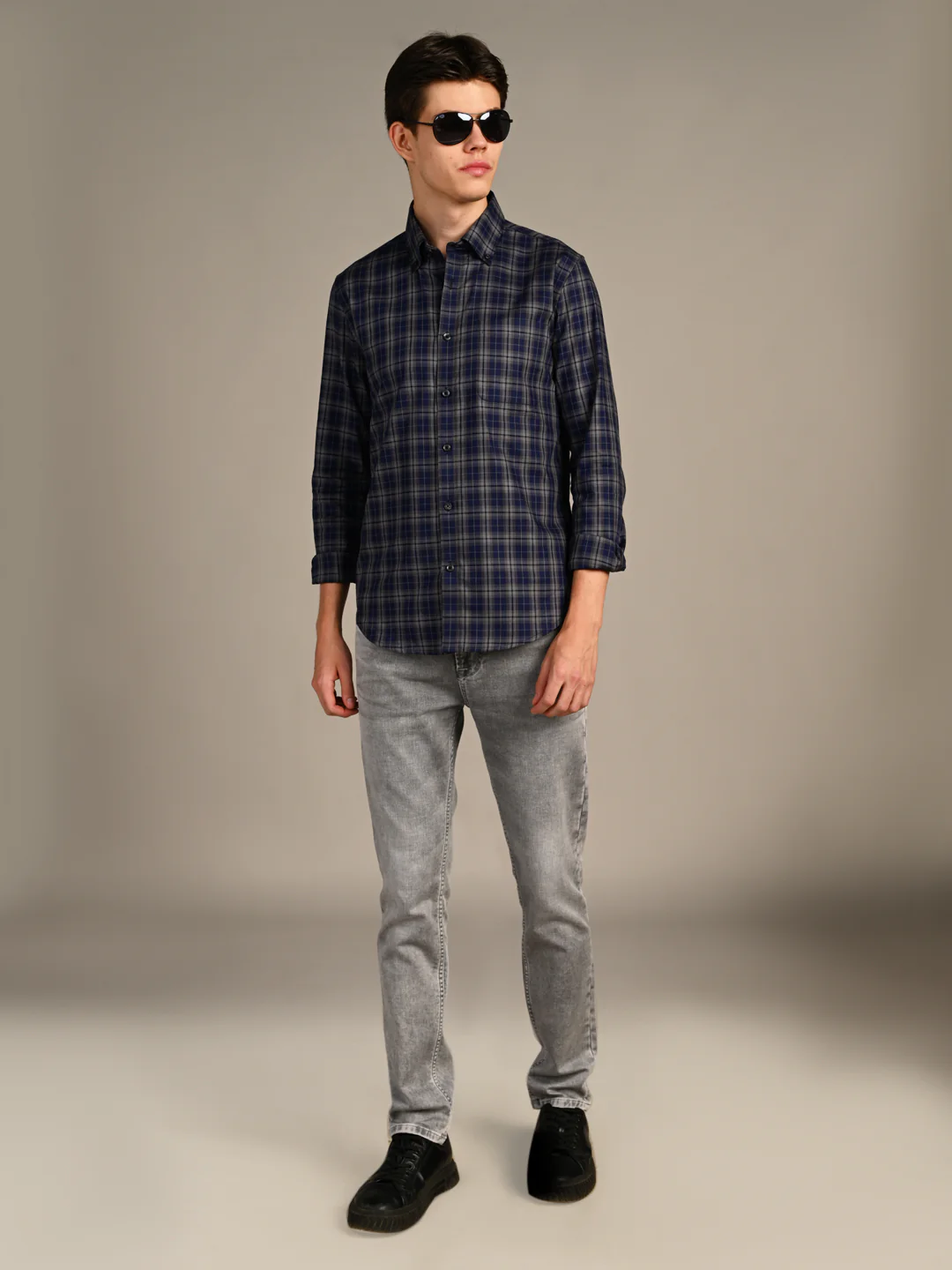 Full Sleeves Slim Fit Navy Button-Down Dobby Checks Shirt - Image 3
