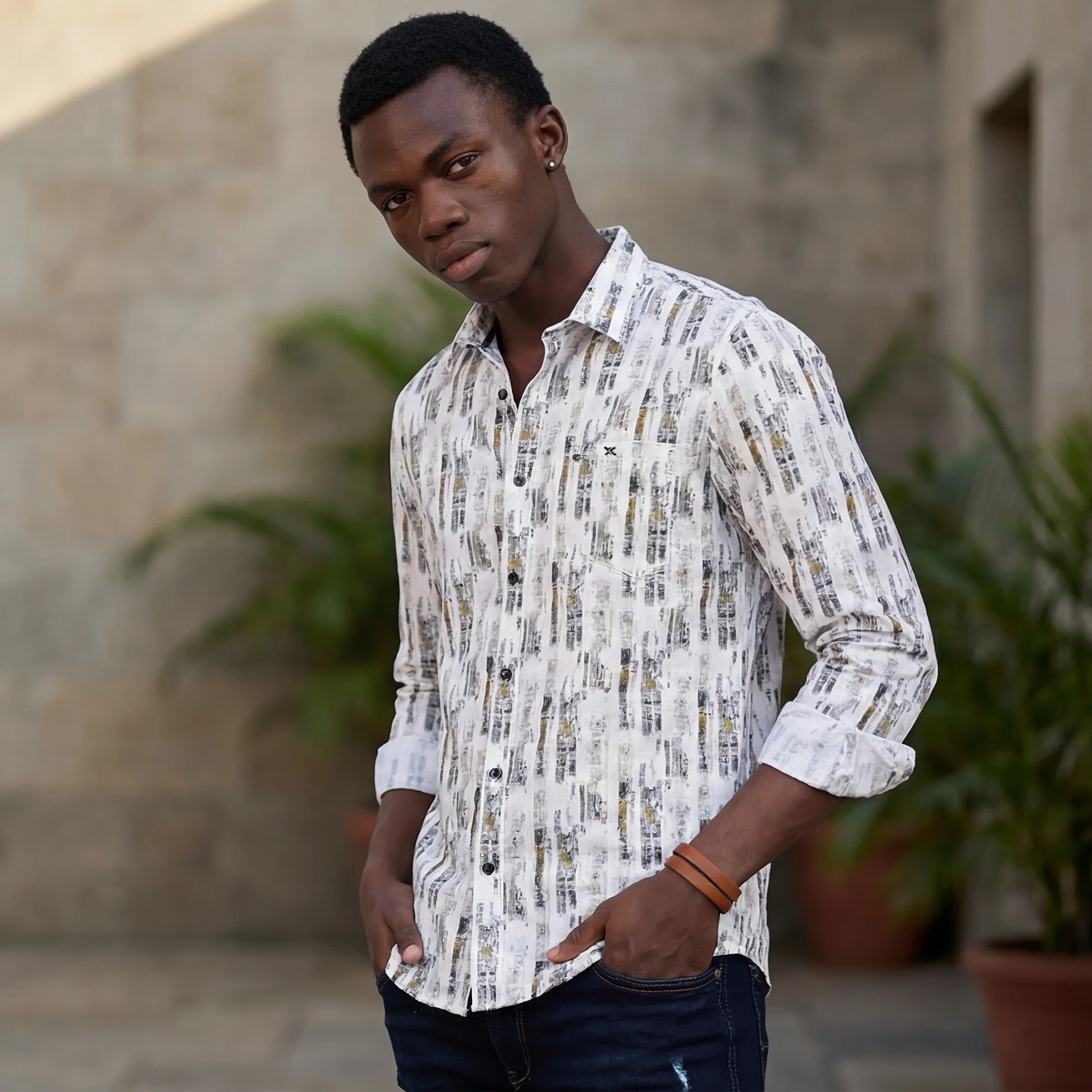 Full Sleeves Slim Fit White Abstract Textured Stripe Print Shirt - Image 2
