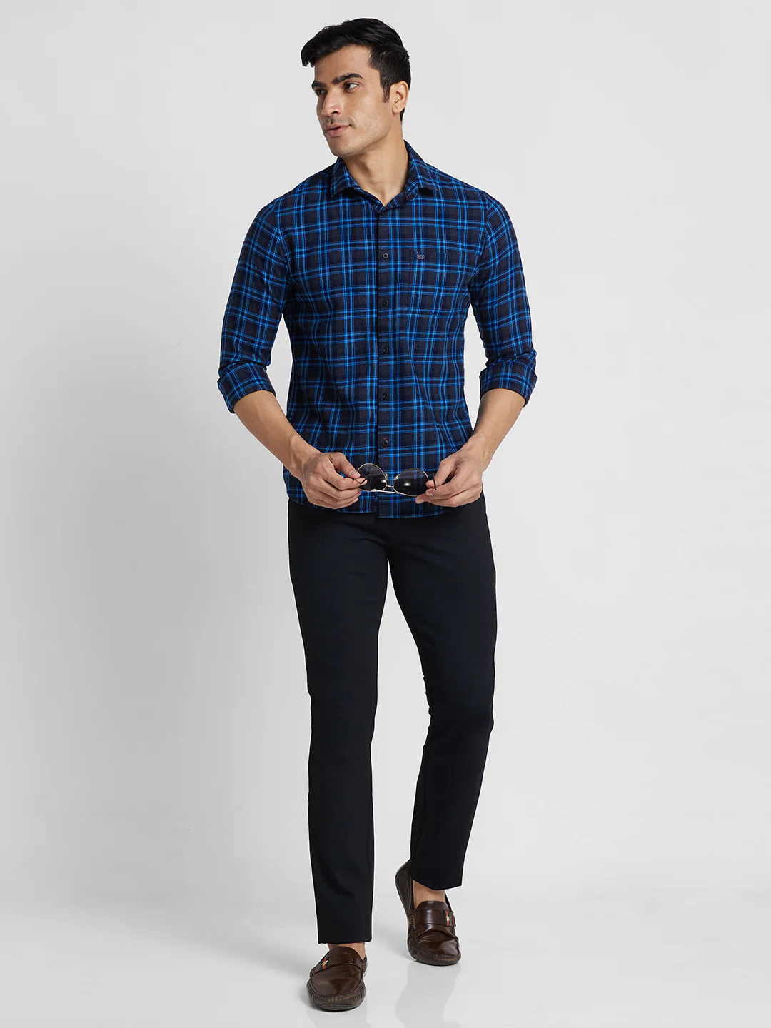 Full Sleeves Slim Fit Navy Checks Shirt - Image 3