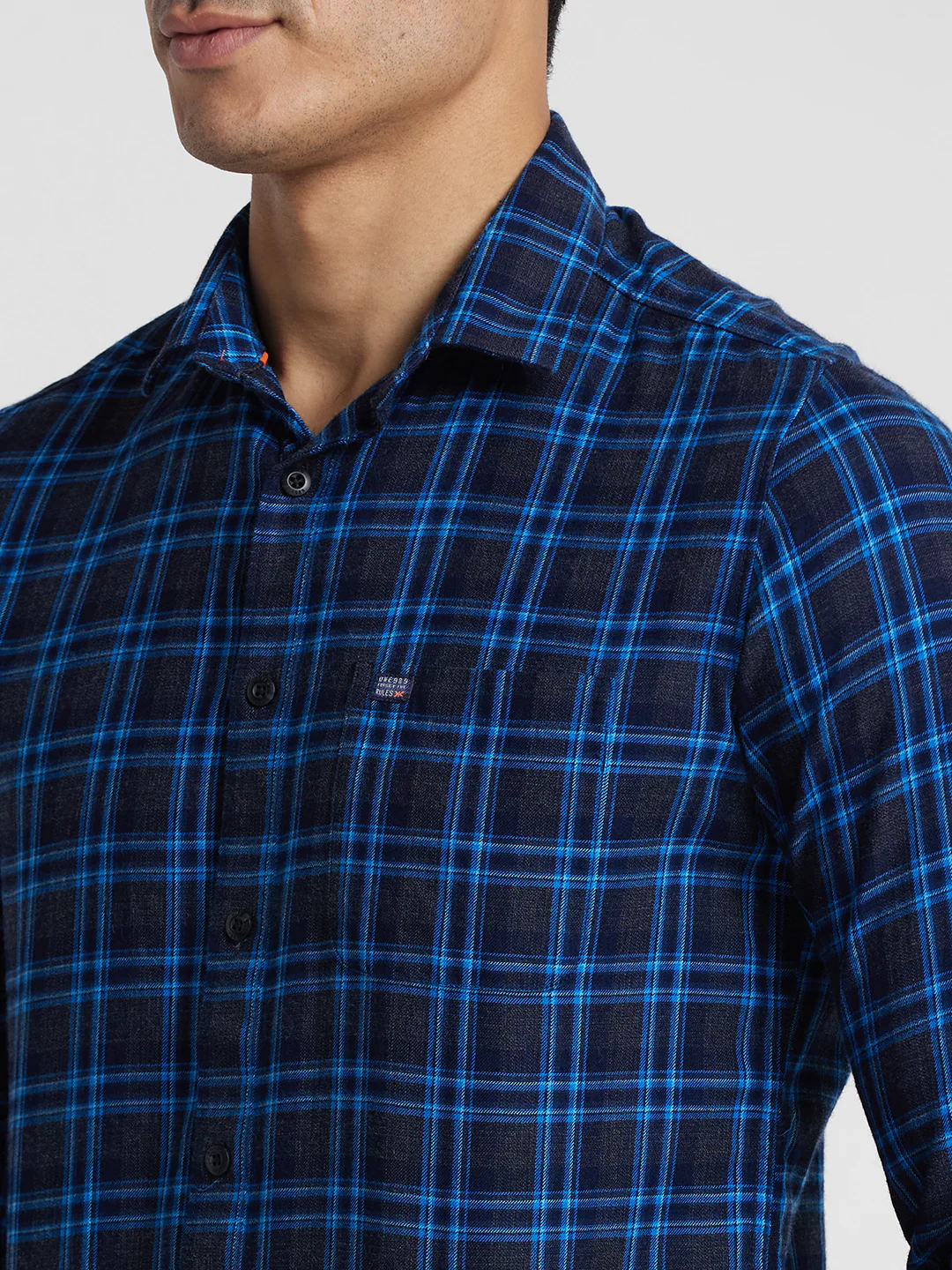 Full Sleeves Slim Fit Navy Checks Shirt - Image 6