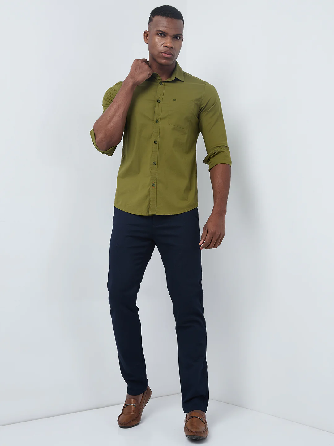 Full sleeves Slim Fit Olive Cambric Solid Shirt - Image 4