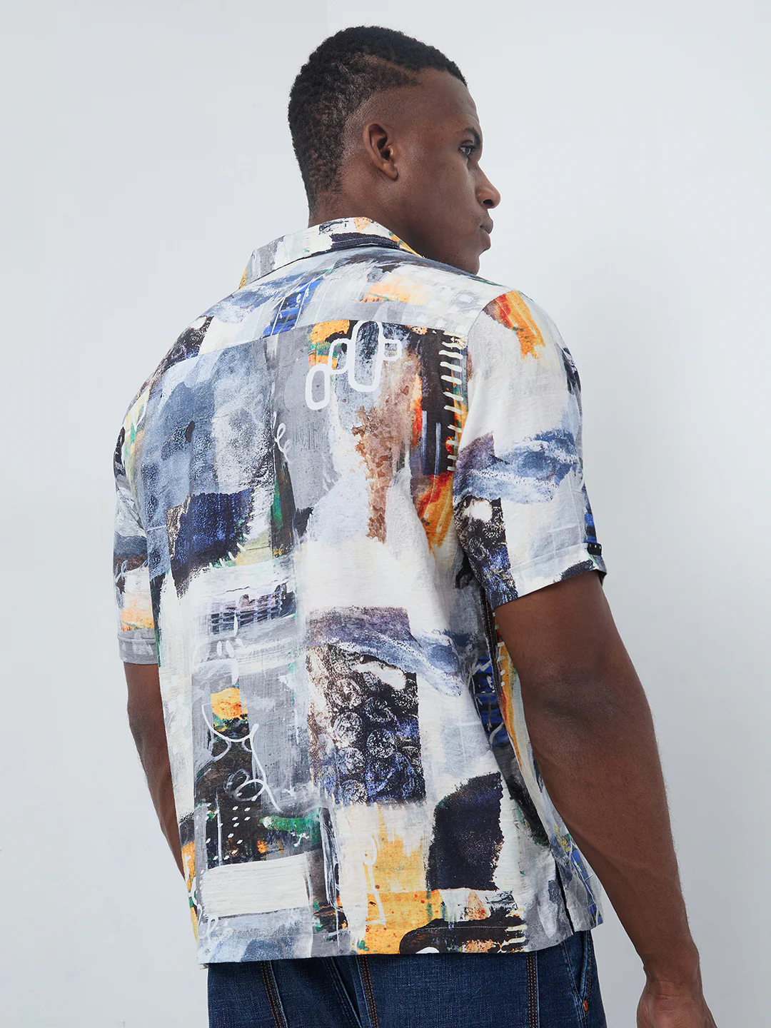 Half Sleeves Regular Fit Grey Bold contemporary abstract collage Cuban Collar Print Shirt - Image 5
