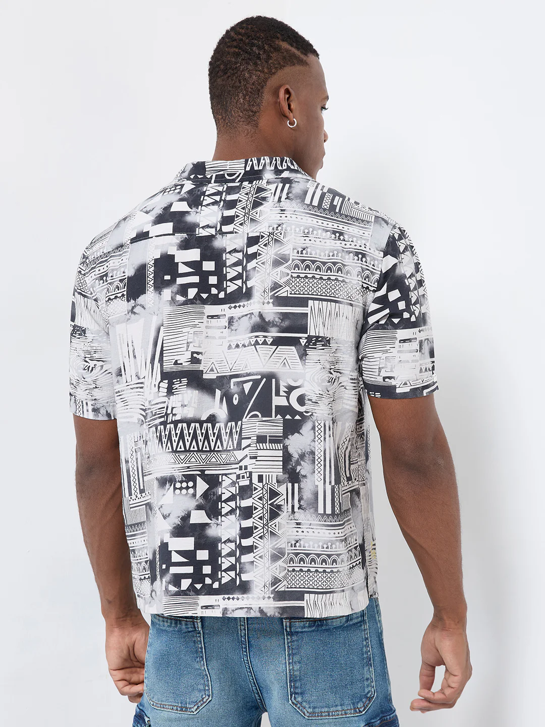 Half Sleeves Regular Fit Grey Monochrome geometric fusion Cuban Collar Print Shirt - Image 5