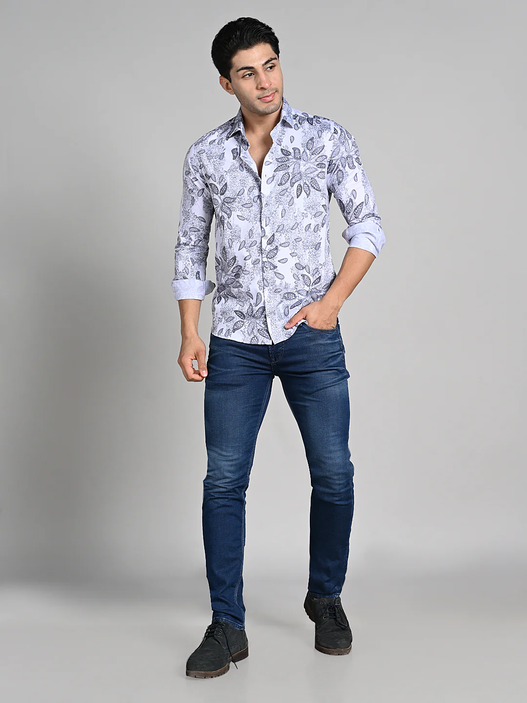 Full Sleeves Slim Fit White All over Abstract Paisly Foil Textured Print Shirt - Image 3