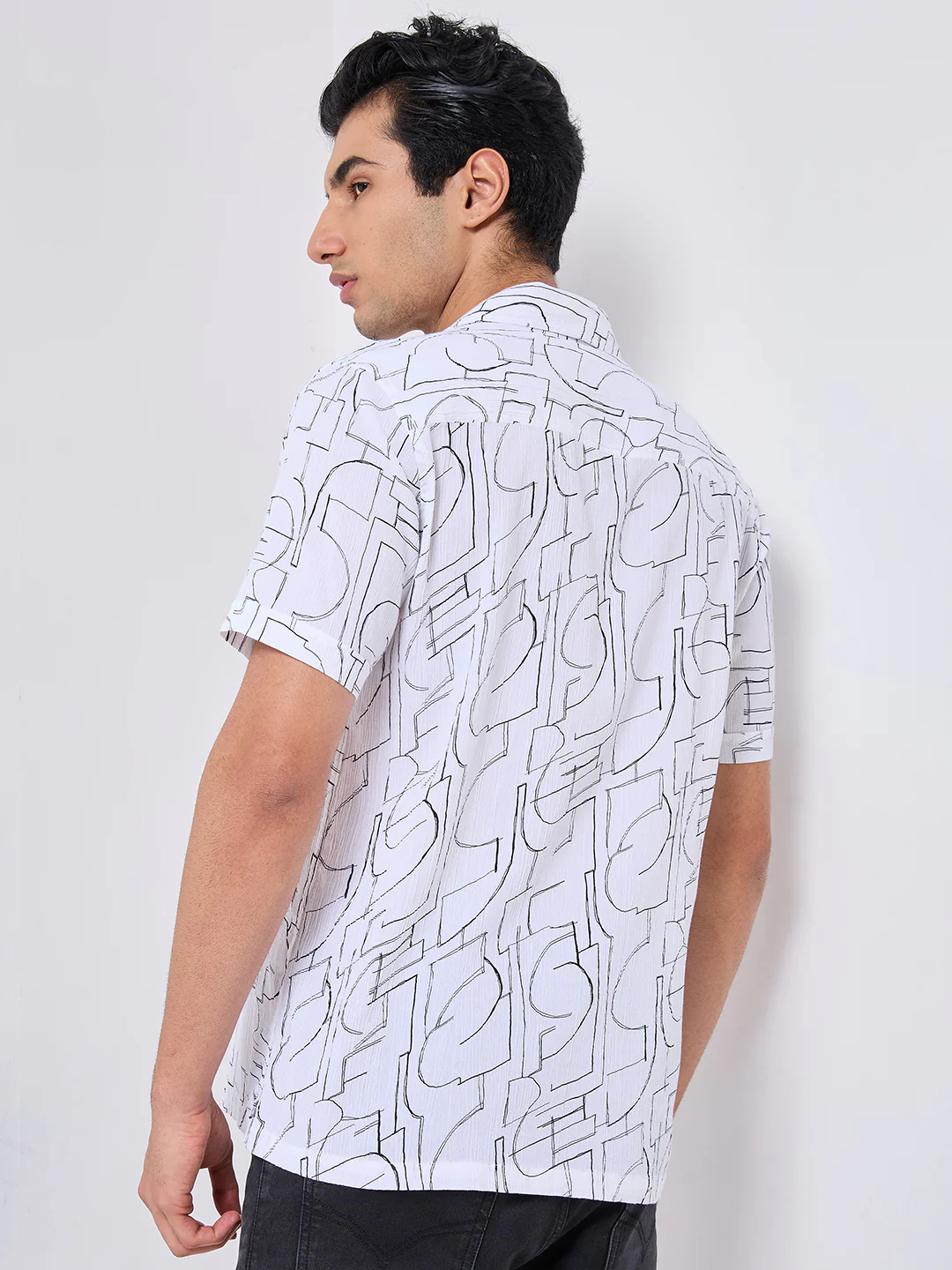 Half Sleeves Regular Fit White Abstract line-art pattern High-Twisted Cuban Collar Print Shirt - Image 5