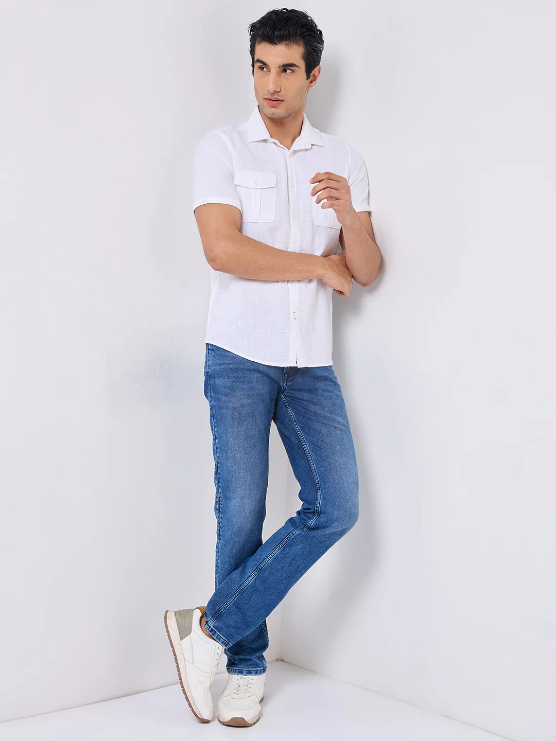 Short sleeves Slim Fit White Double Pocket Solid Crepe Shirt - Image 3