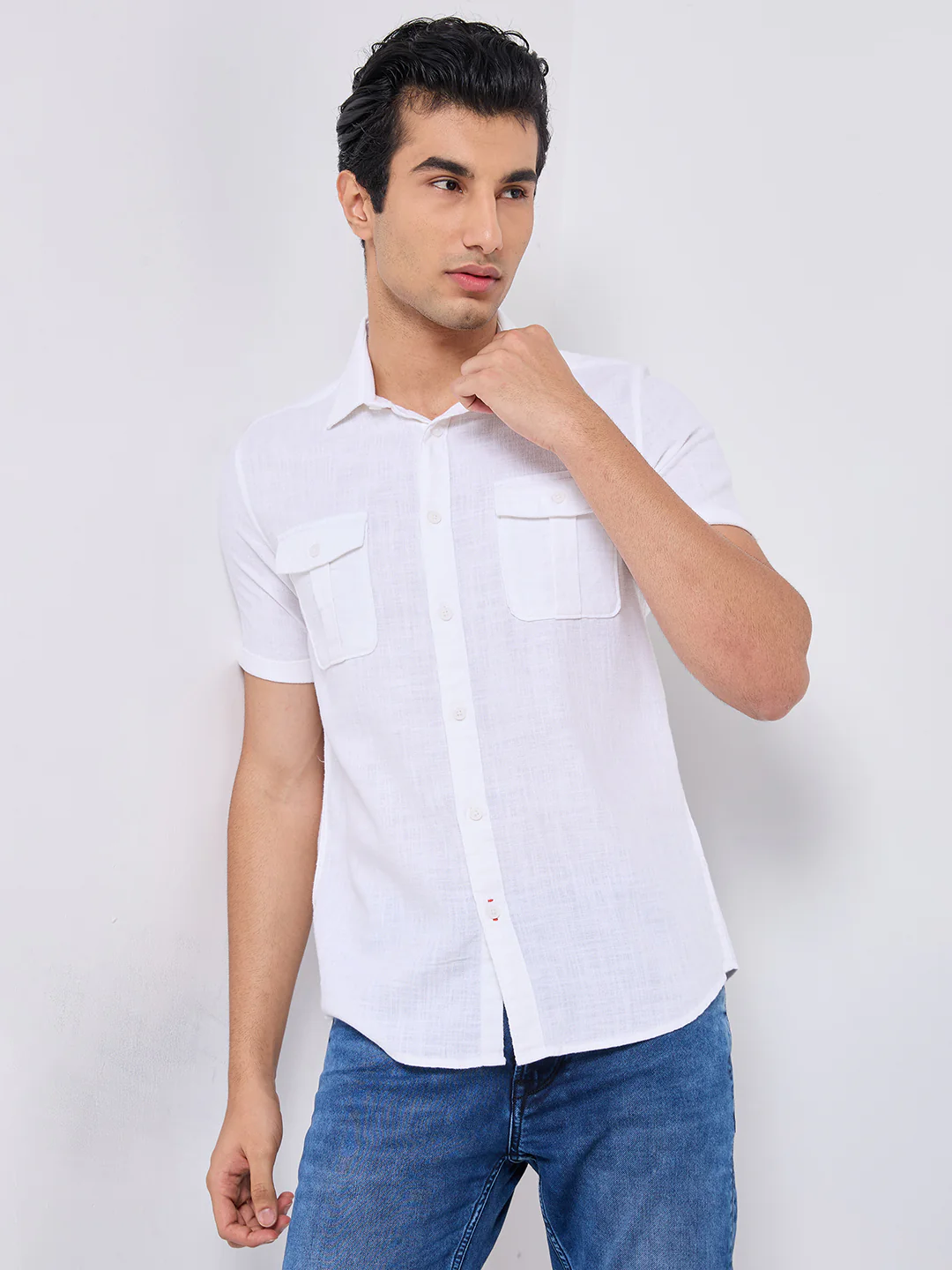 Short sleeves Slim Fit White Double Pocket Solid Crepe Shirt - Image 4