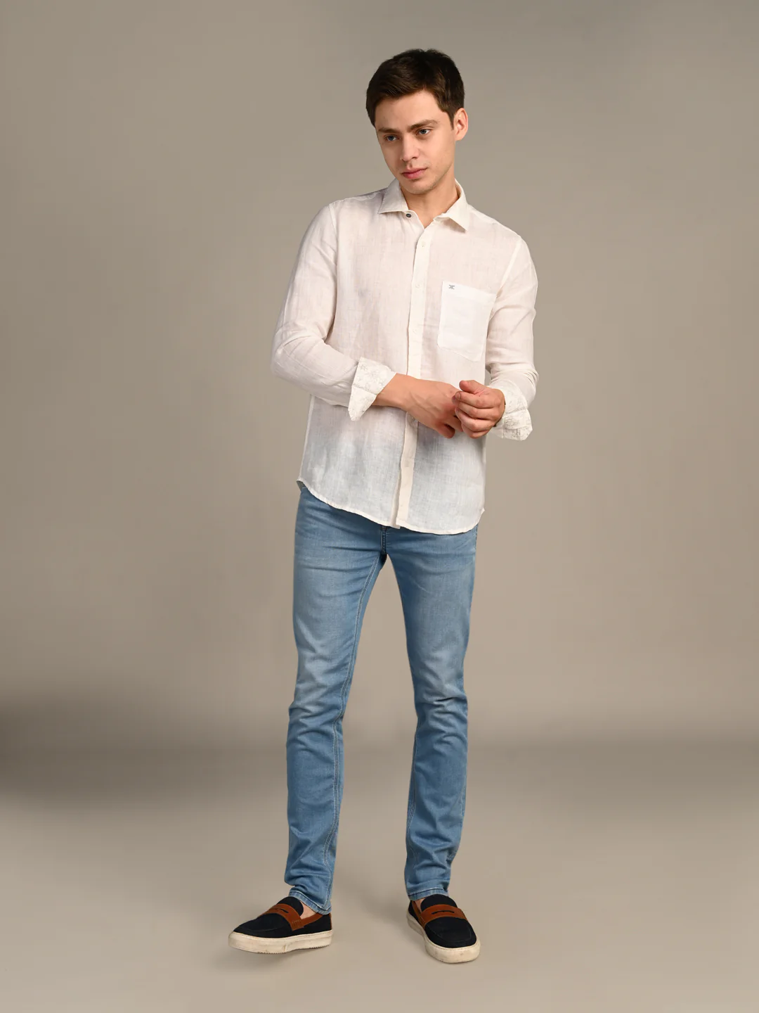 Full sleeves Slim Fit White Pure Linen Solid Shirt - Image 3