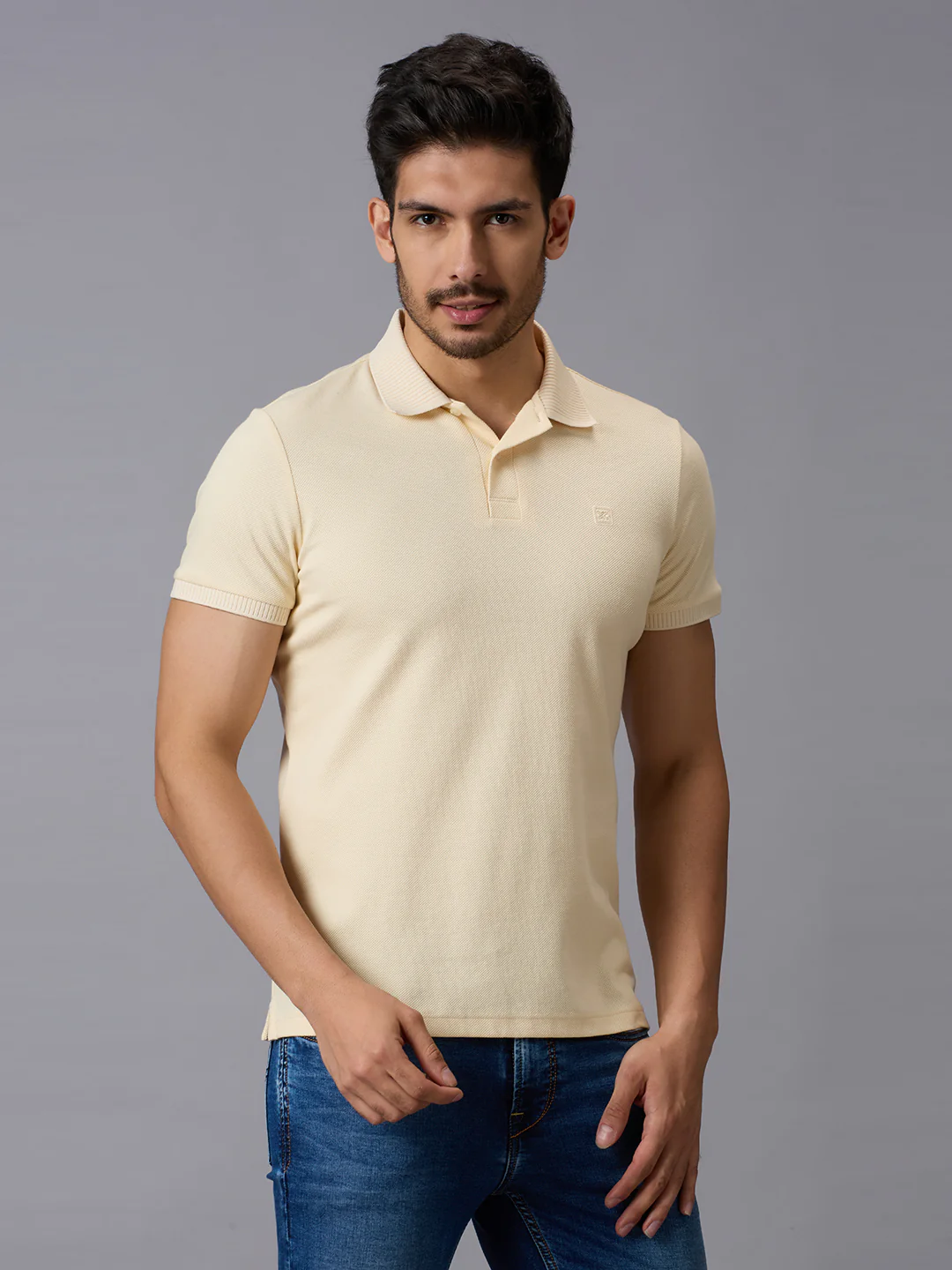 Men's Beige Solid Slim Fit T-Shirts - Image 3