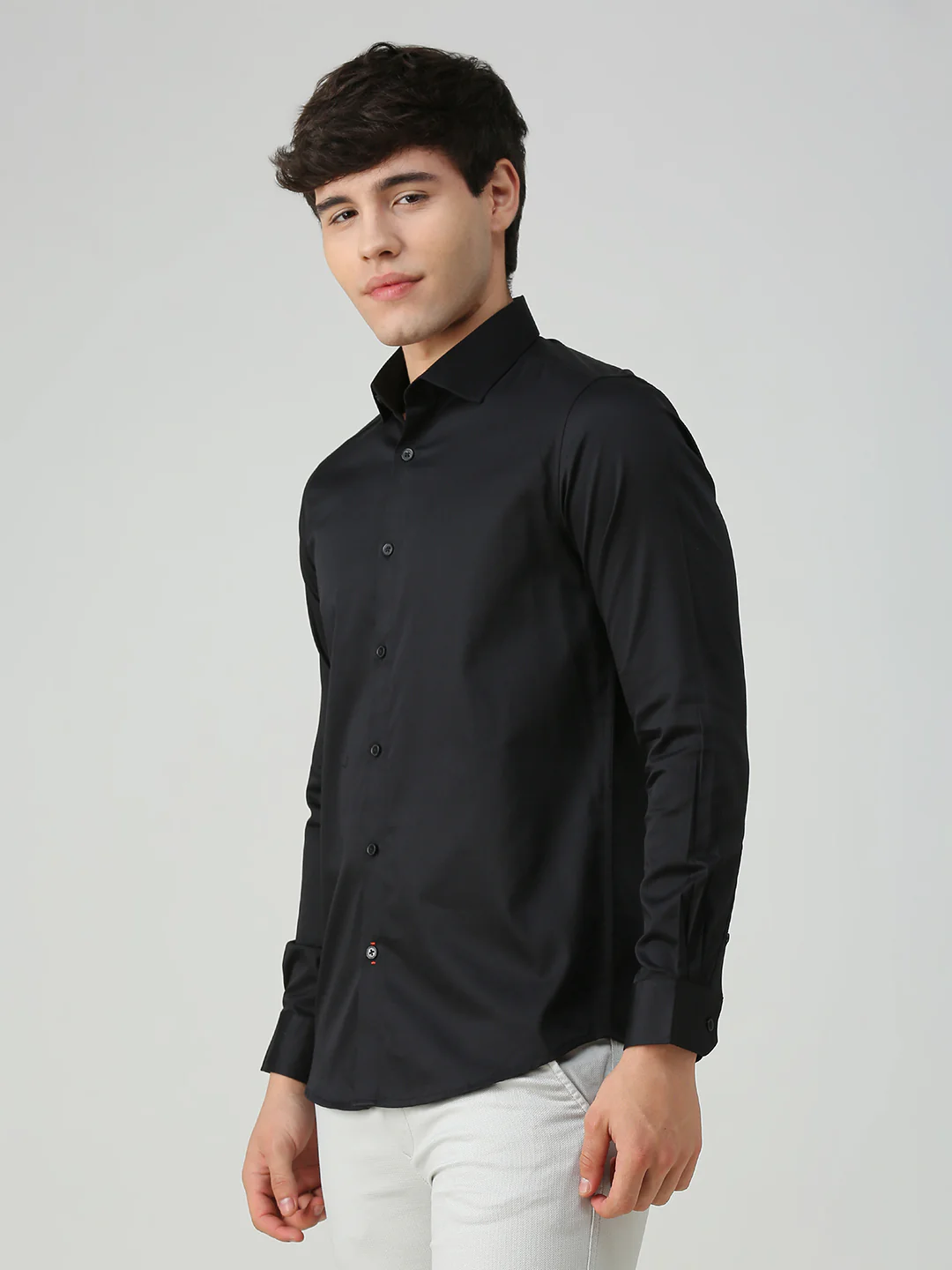 Men's Black Solid Slim Fit Shirts - Image 4