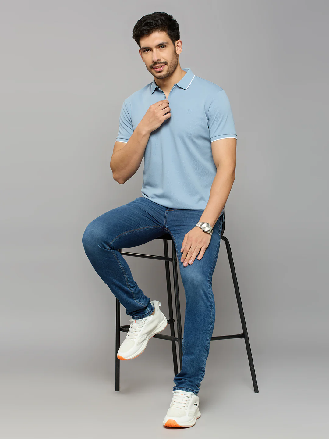Men's Blue Solid Slim Fit T-Shirts - Image 6