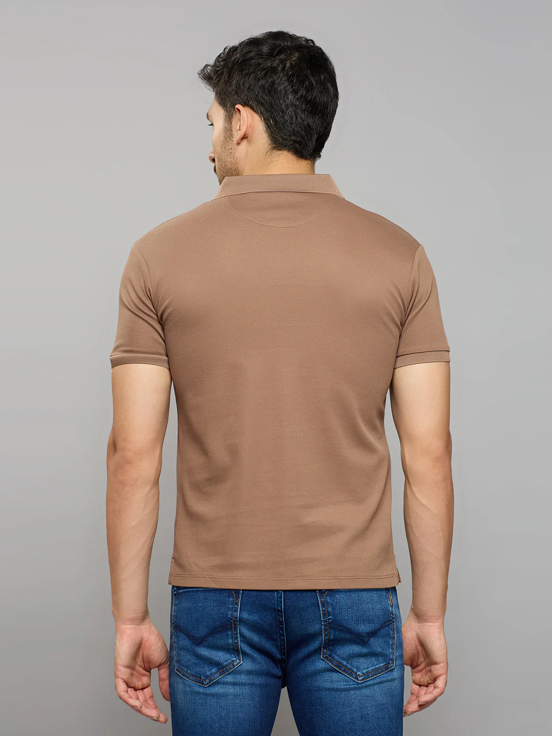 Men's Brown Solid Slim Fit T-Shirts - Image 4
