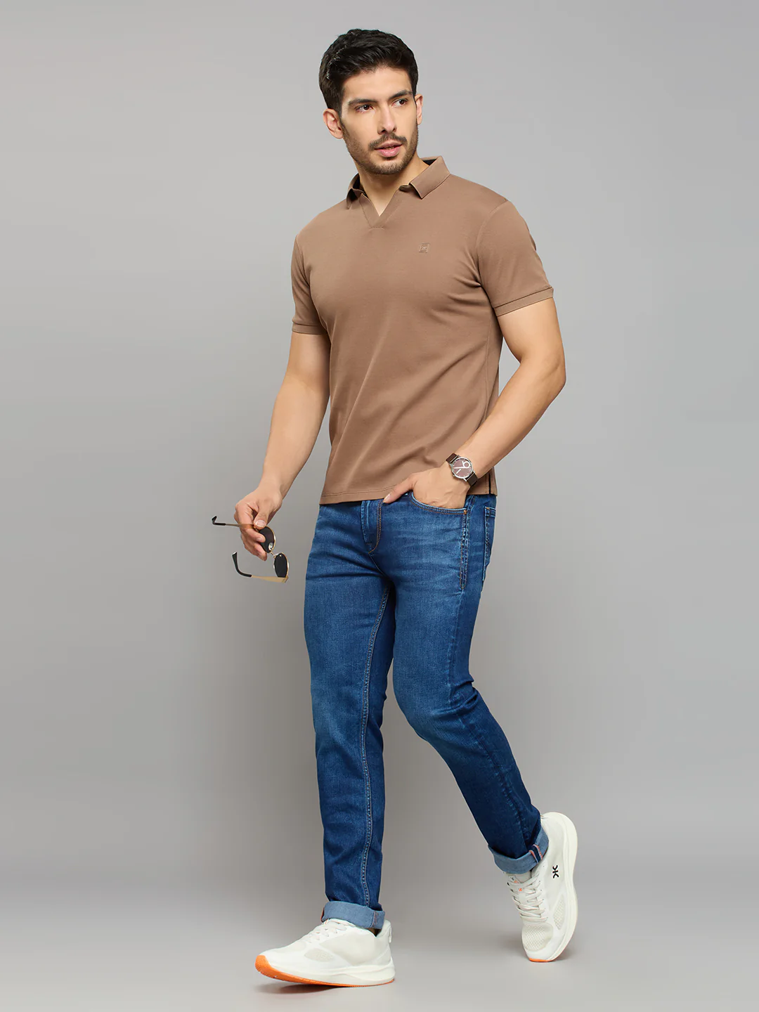 Men's Brown Solid Slim Fit T-Shirts - Image 6