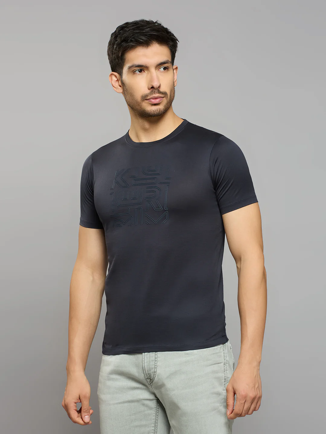 Men's Navy Solid Slim Fit T-Shirts - Image 2