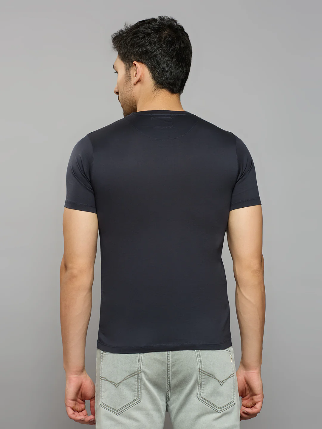 Men's Navy Solid Slim Fit T-Shirts - Image 4