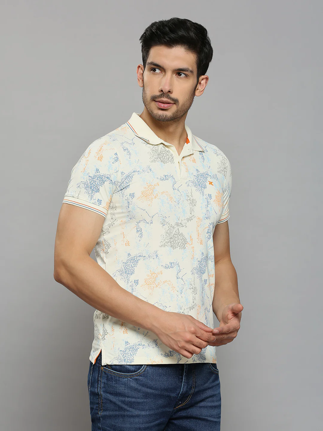 Men's Off White Printed Slim Fit T-Shirts - Image 3
