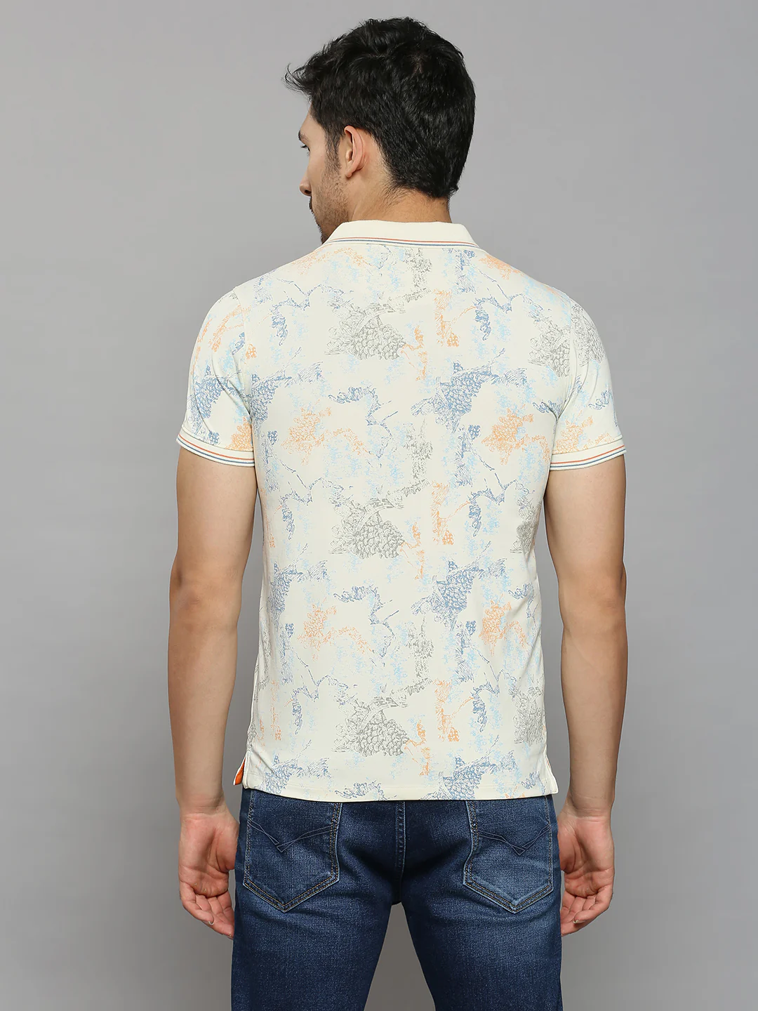 Men's Off White Printed Slim Fit T-Shirts - Image 4