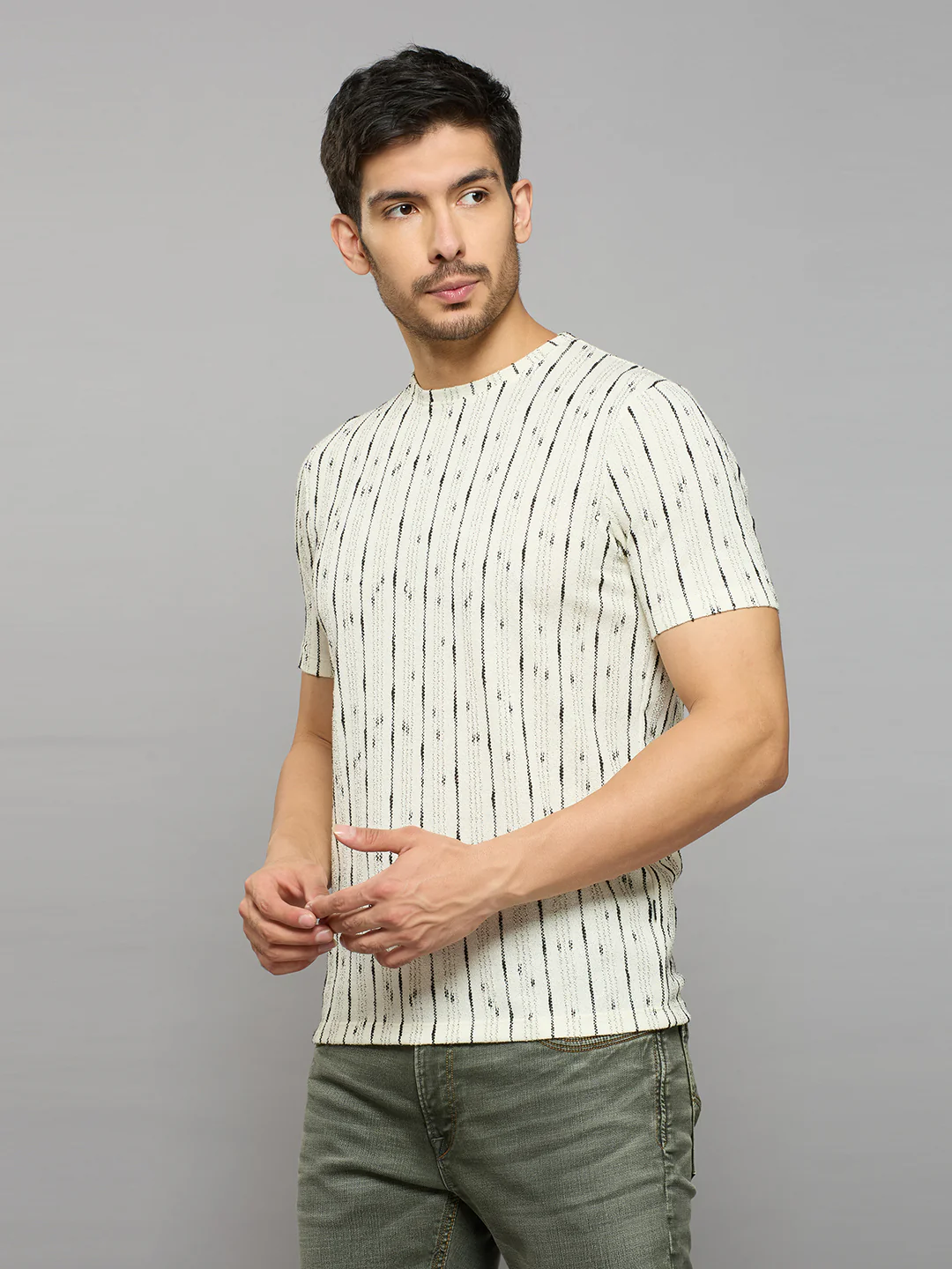 Men's Off White Printed Slim Fit T-Shirts - Image 2