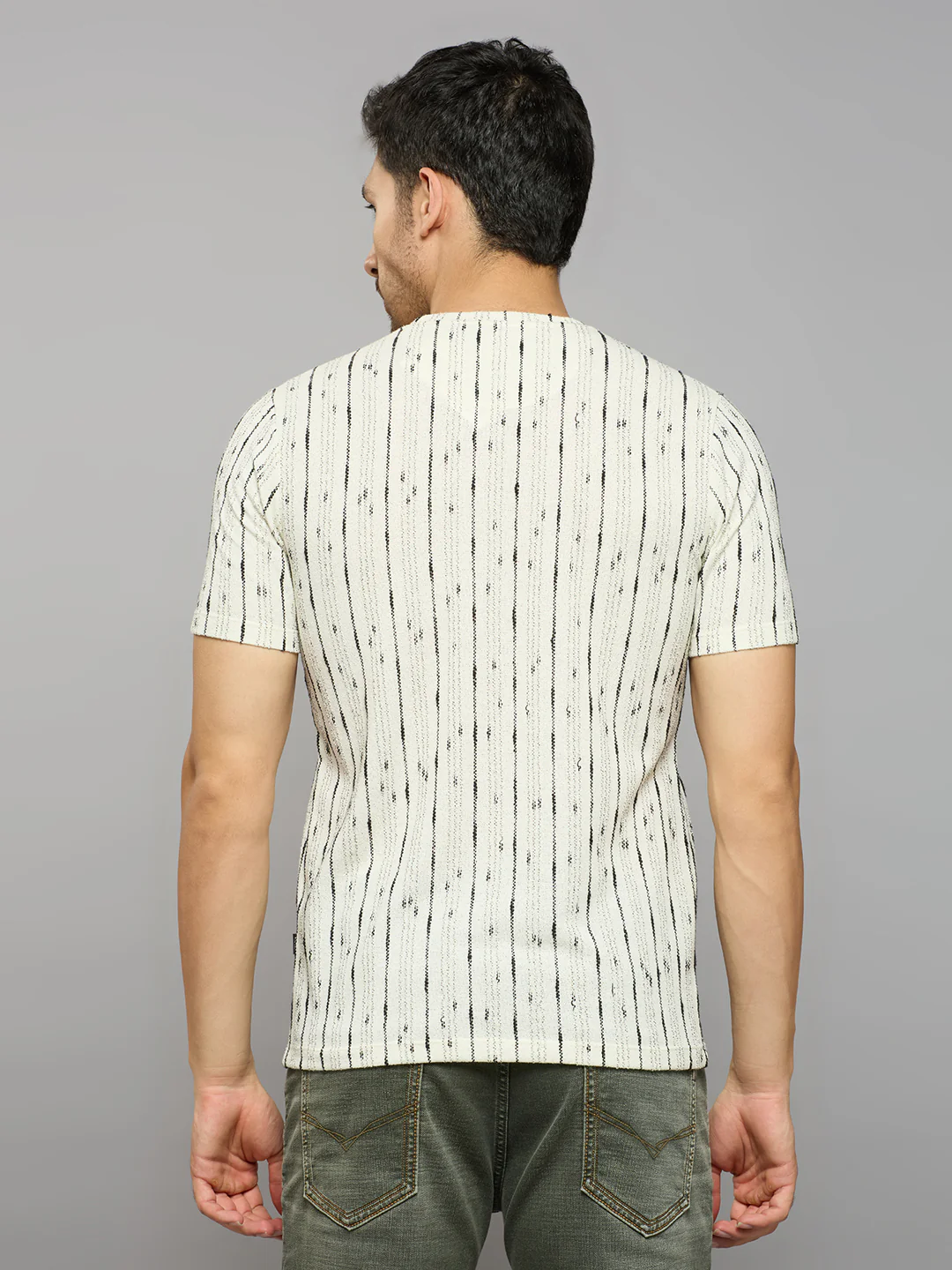 Men's Off White Printed Slim Fit T-Shirts - Image 4