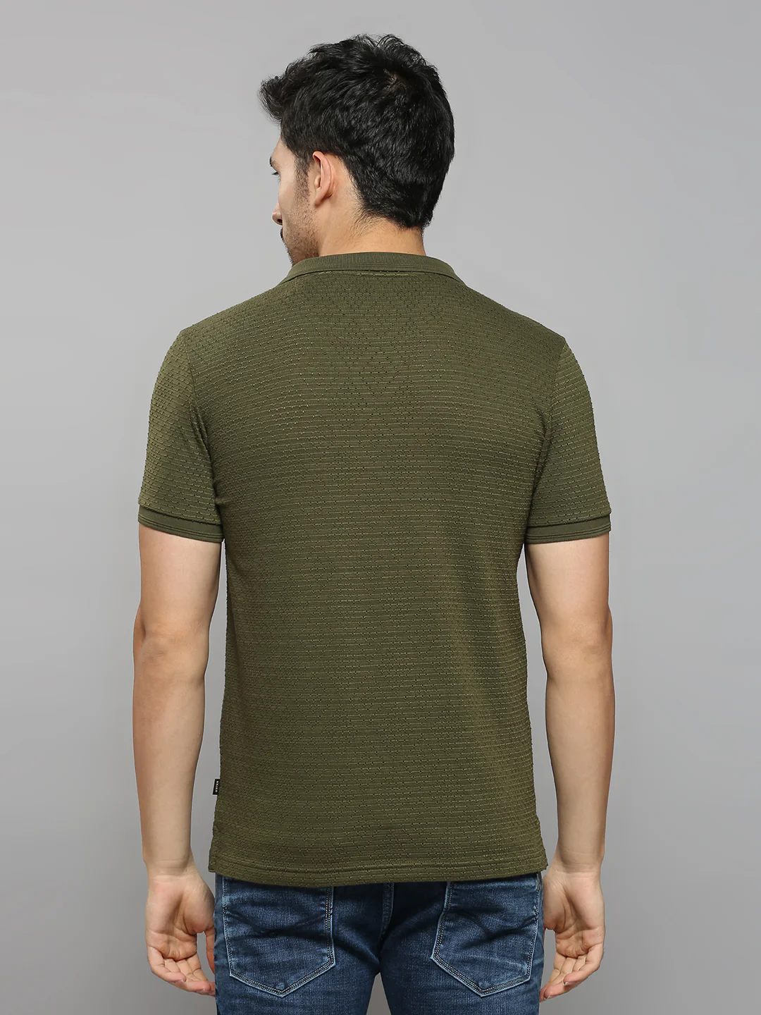 Men's Olive Solid Slim Fit T-Shirts - Image 4